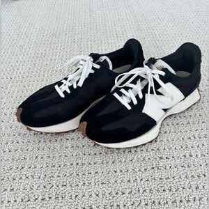 New Balance 327 Black and Ivory Sneakers Sz 9